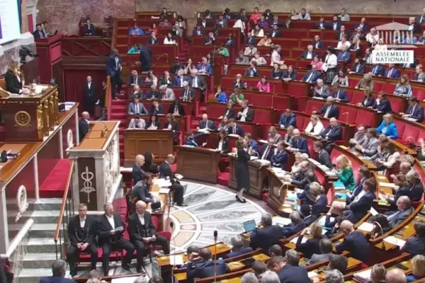 Le Parlement reconnaît les préjudices subis par les mineurs réunionnais déplacés en métropole