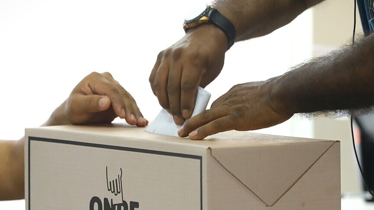 Peru votes in a climate of uncertainty to elect its next president