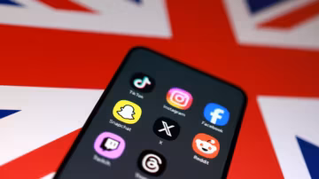 Le Royaume-Uni veut obliger les réseaux sociaux à mettre en avant les sources d'information fiables