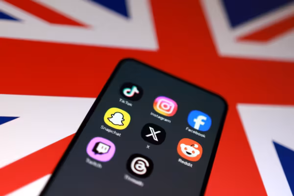 Le Royaume-Uni veut obliger les réseaux sociaux à mettre en avant les sources d'information fiables