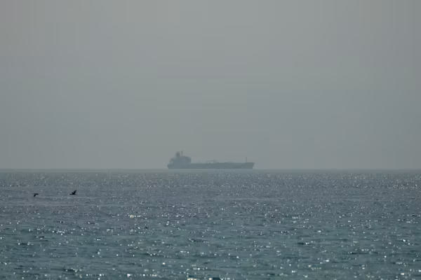 Le pétrole repart à la hausse après de nouvelles frappes entre les États-Unis et l'Iran