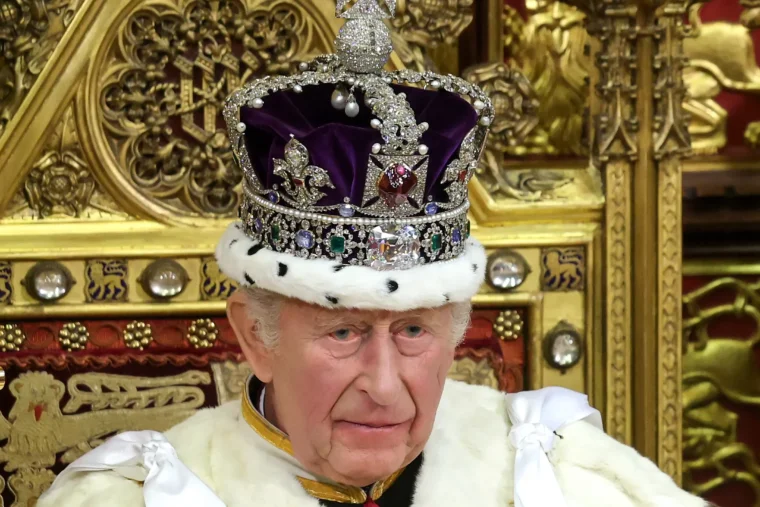 Le roi Charles va communiquer sa fiche d'impôts, une première pour un monarque britannique