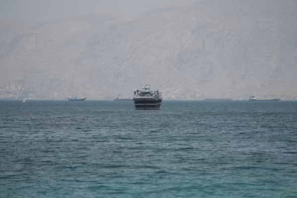 Le trafic maritime reprend progressivement dans le détroit d’Ormuz après les avancées diplomatiques entre Washington et Téhéran