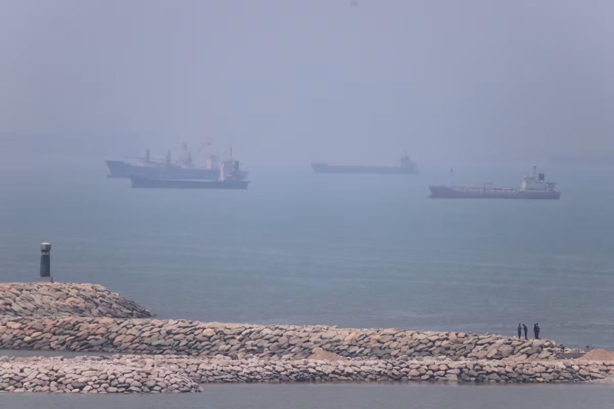 Oil traffic resumes in the Strait of Hormuz following the US-Iranian agreement
