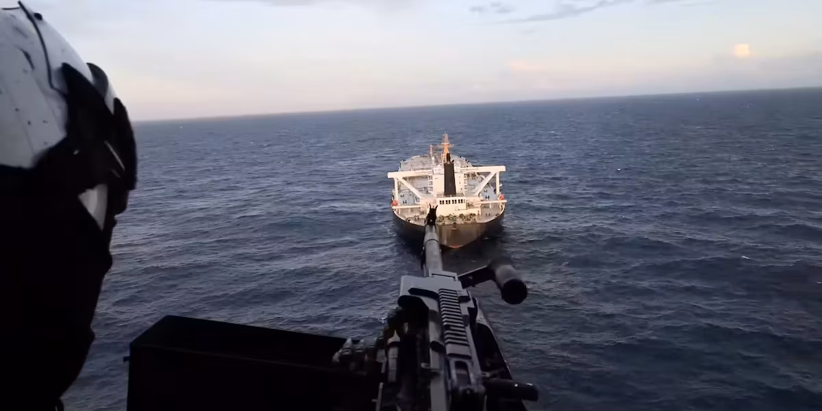 Les États-Unis interceptent un superpétrolier sanctionné dans l’océan Indien, nouvelle escalade des tensions avec l’Iran