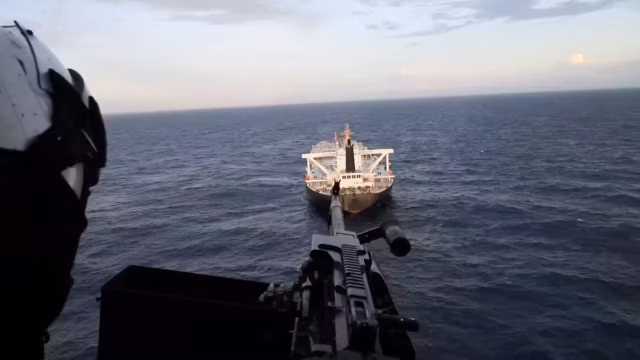 Les États-Unis interceptent un superpétrolier sanctionné dans l’océan Indien, nouvelle escalade des tensions avec l’Iran