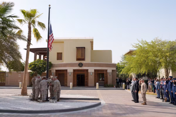 Les États-Unis rouvrent leur ambassade au Koweït après plusieurs mois de fermeture liée aux tensions avec l’Iran