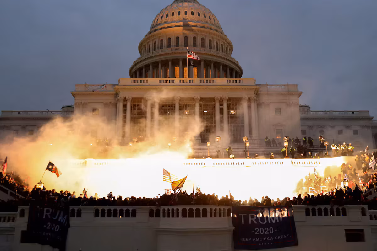 Les alliés de Trump explorent une nouvelle voie juridique pour indemniser les victimes de la “militarisation” de l’État
