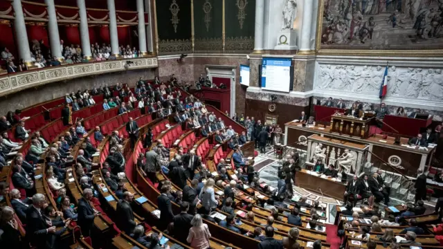 Les députés achèvent l'examen du texte sur l'aide à mourir avant un vote mardi