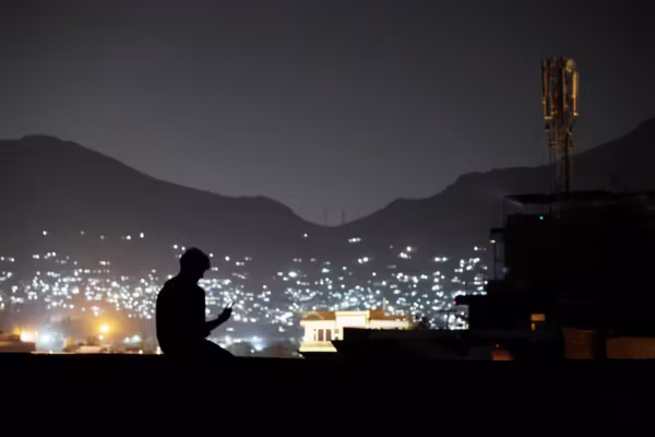 Les talibans interdisent les smartphones aux fonctionnaires afghans sous peine de sanctions