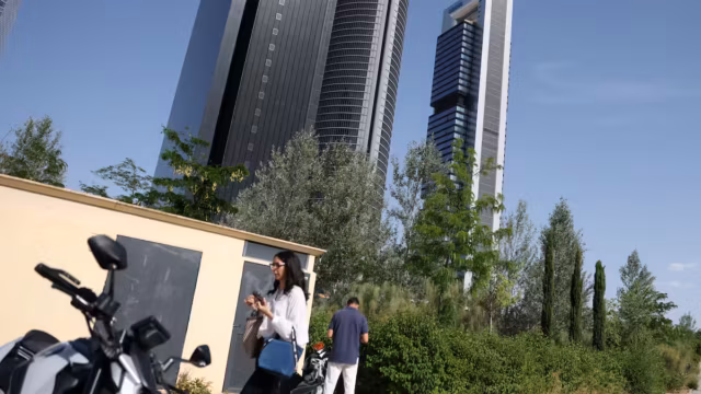 L’incendie d’un gratte-ciel à Madrid est sous contrôle, aucune victime signalée — photo