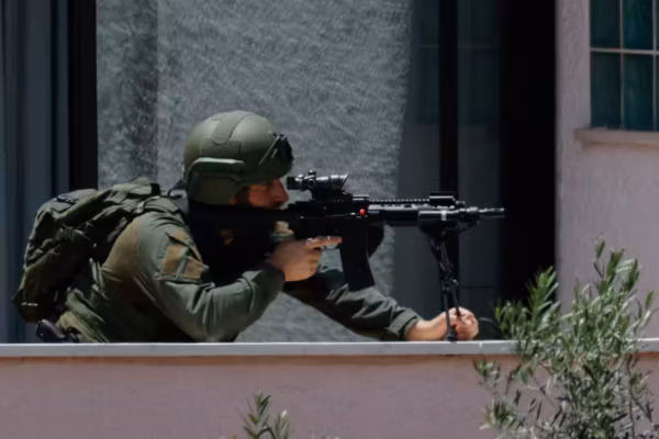 Malgré le cessez-le-feu, Israël prévient que ses soldats peuvent frapper librement au Liban