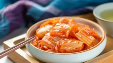 Microplastiques : une bactérie présente dans le kimchi suscite l’intérêt des chercheurs