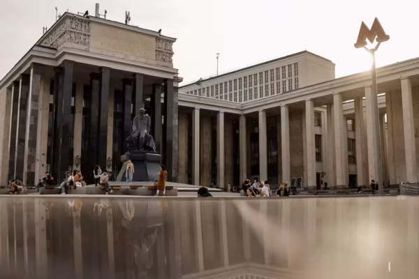 Moscou met à l’écart 18 000 livres ukrainiens jugés « russophobes », une opération qui ravive la bataille culturelle avec Kiev