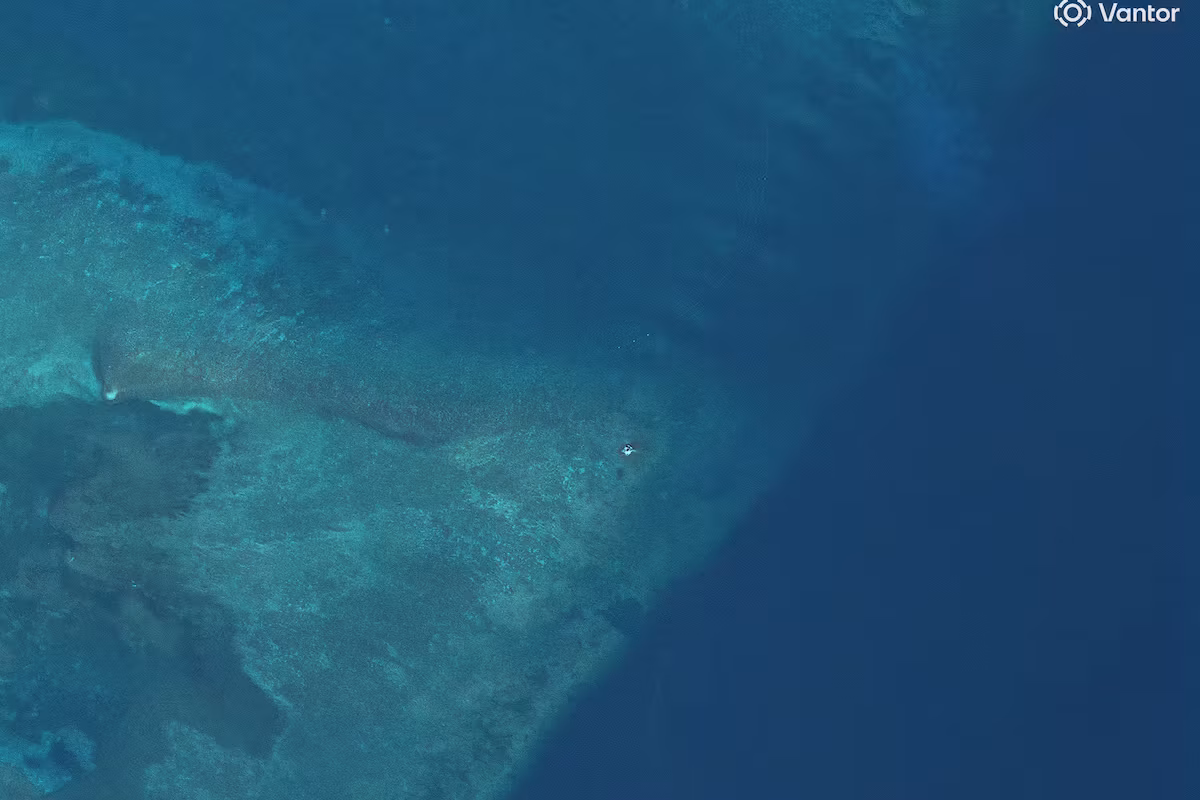 Mystère en mer de Chine méridionale : une étrange structure apparaît puis disparaît sur un atoll hautement disputé