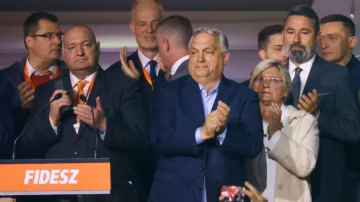 Orbán reconduit à la tête du Fidesz malgré sa défaite aux élections législatives