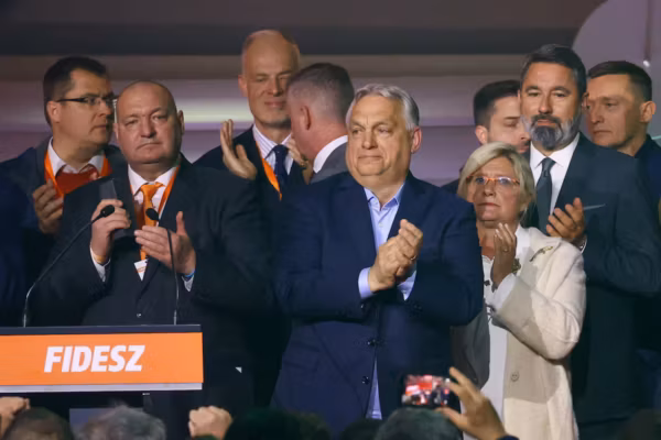 Orbán reconduit à la tête du Fidesz malgré sa défaite aux élections législatives