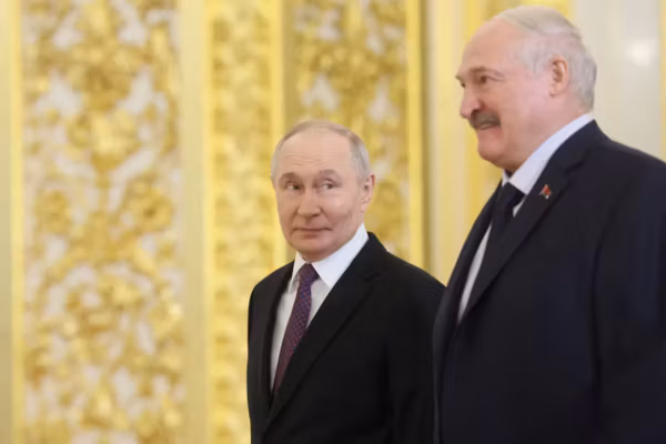 Poutine et Loukachenko se rencontrent en pleine montée des tensions autour de la guerre en Ukraine