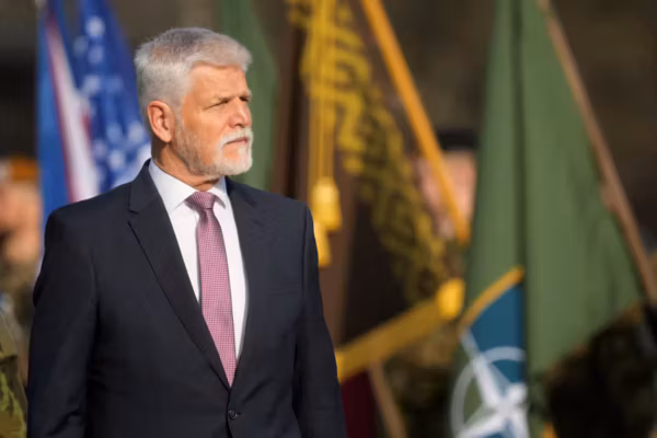 Prague ordonne au gouvernement de permettre au président de participer au sommet de l’OTAN
