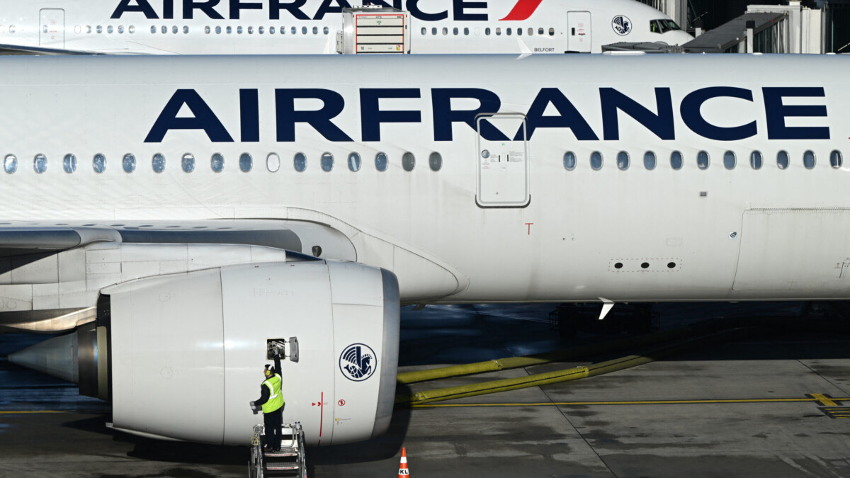 Premier cas d'Ebola en France : Air France interrompt temporairement ses liaisons avec Kinshasa