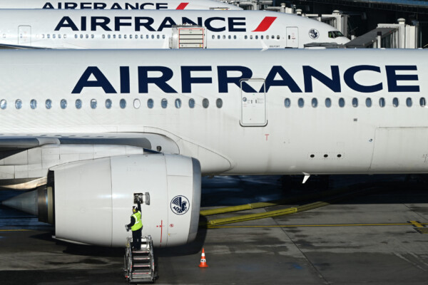 Premier cas d'Ebola en France : Air France interrompt temporairement ses liaisons avec Kinshasa