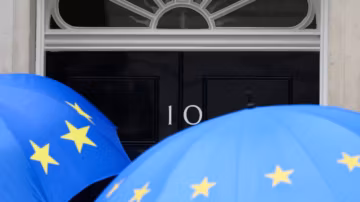 Retour dans l’UE : « cela ne résoudrait pas comme par magie les problèmes du Royaume-Uni », estime le gouvernement britannique