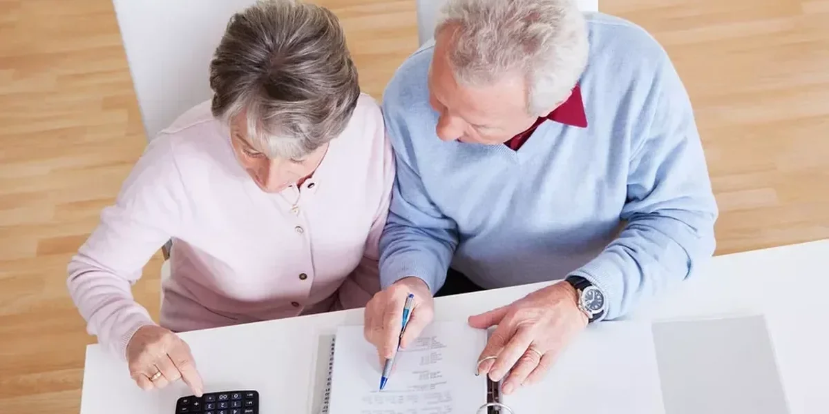 Retraites : le Conseil d’orientation des retraites anticipe un déficit plus lourd et évoque un départ à près de 68 ans en 2070