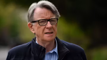 Royaume-Uni : des milliers de documents explosifs sur l’affaire Mandelson fragilisent encore davantage Starmer