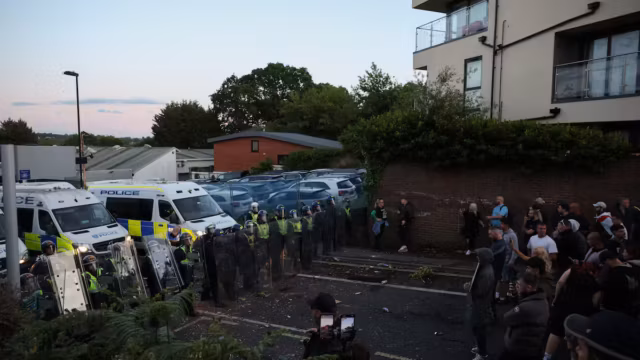 Royaume-Uni : la police sous pression après la mort d’un étudiant poignardé et menotté sur les lieux — photo