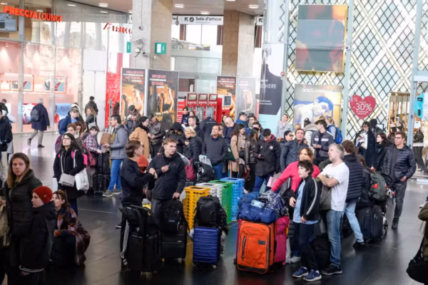 Sabotage en pleine période olympique : sept militants anarchistes arrêtés dans un vaste coup de filet en Italie