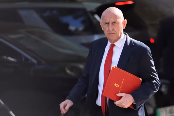 Séisme politique à Londres : la ministre britannique de la Défense démissionne en dénonçant la stratégie sécuritaire de Starmer