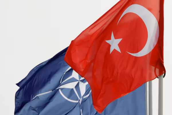 Sommet de l’OTAN en Turquie : des dizaines de journalistes privés d’accréditation, la polémique enfle