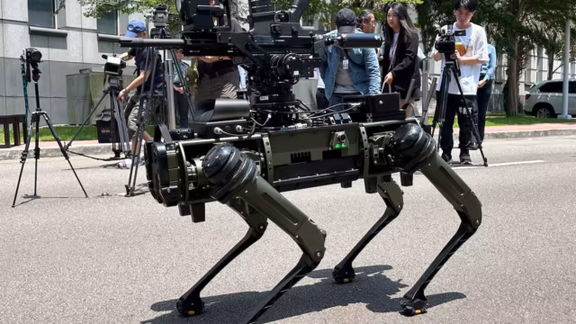 Taïwan présente des chiens robots militaires pour renforcer la surveillance de ses îles disputées — photo