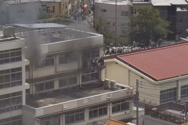 Tokyo : une école primaire évacuée après un incendie, plusieurs élèves intoxiqués par la fumée