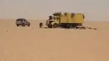 Tragédie dans le Sahara : des dizaines de migrants meurent de soif après la panne d’un camion