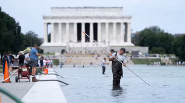 Trump dénonce un « vandalisme » et annonce de nouvelles réparations du célèbre bassin du Lincoln Memorial