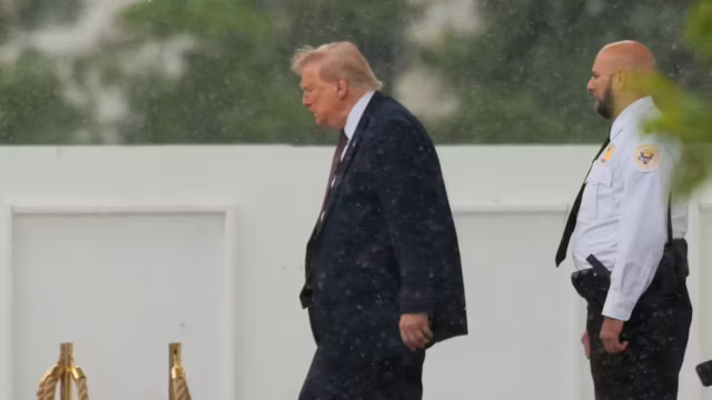 Trump relance sa campagne en Pennsylvanie en misant sur l'industrie et l'emploi
