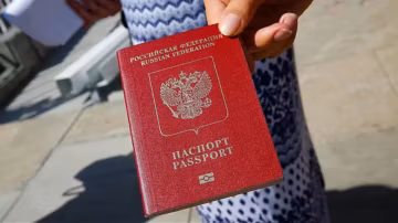 UE : onze pays réclament un durcissement des conditions d’entrée pour les touristes russes