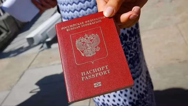 UE : onze pays réclament un durcissement des conditions d’entrée pour les touristes russes — photo