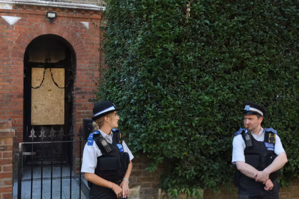 Un Ukrainien reconnu coupable d’incendies criminels visant des biens liés à Keir Starmer à Londres