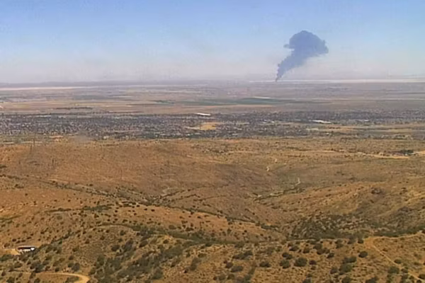 Un bombardier nucléaire B-52 s’écrase au décollage en Californie, le sort de l’équipage encore inconnu