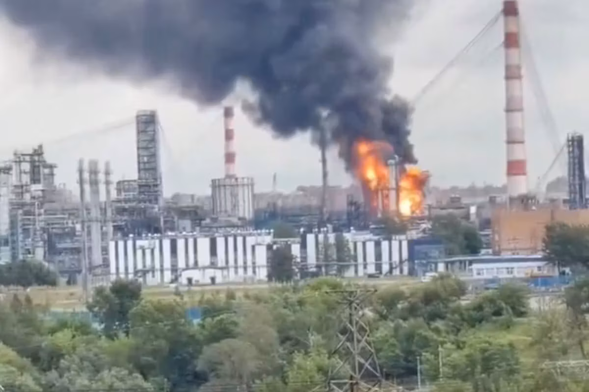 Un drone ukrainien frappe une raffinerie stratégique près de Moscou et accentue la pression sur le secteur énergétique russe