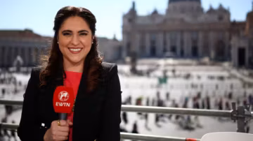 Une première historique au Vatican : le pape Léon XIV confie la communication du Saint-Siège à une femme