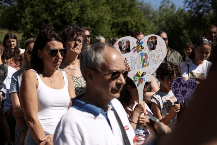 Val-d'Oise : l'émotion toujours vive un mois après le meurtre d'une mère et de ses deux filles à Villers-en-Arthies