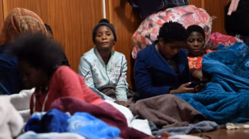 Violences xénophobes en Afrique du Sud : des migrants contraints de fuir vers les montagnes face aux attaques