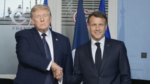 “Je n’ai jamais été ambigu ou faible” : Macron assume son invitation de Trump à Versailles
