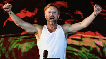 À 58 ans, David Guetta renonce à prendre sa retraite: «Ça cartonne plus que jamais, je ne vais pas m’arrêter.»