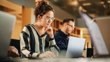 Alternance en master : des milliers d'étudiants face à la pénurie de contrats