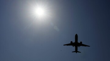 Les vols vers le Moyen-Orient reprennent partiellement mais le chaos aérien persiste après les tensions régionales