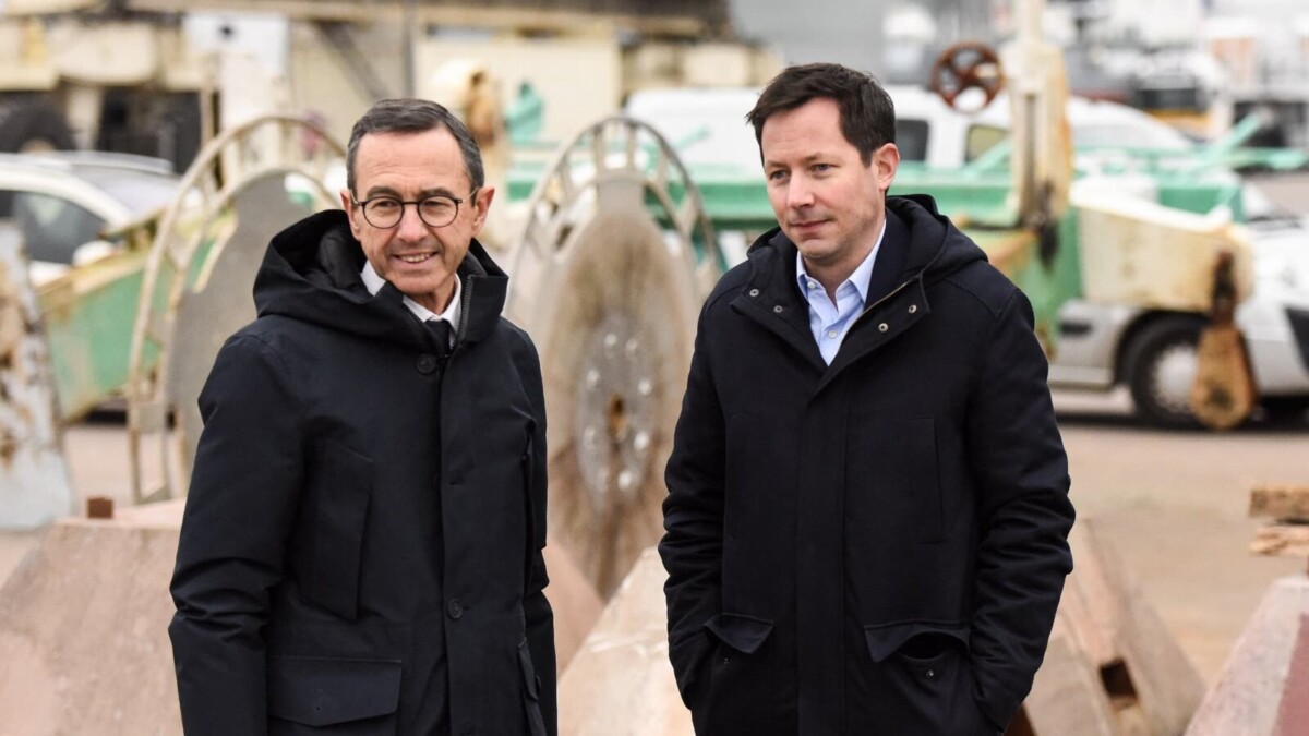 Bruno Retailleau et François-Xavier Bellamy réclament l'application immédiate du règlement retour